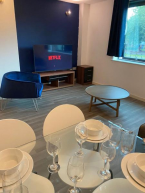 2 Bedroom 2 Bathroom City Centre Apartment